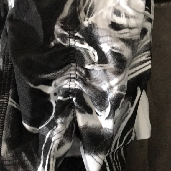 Spandex - Picture 3 of 3